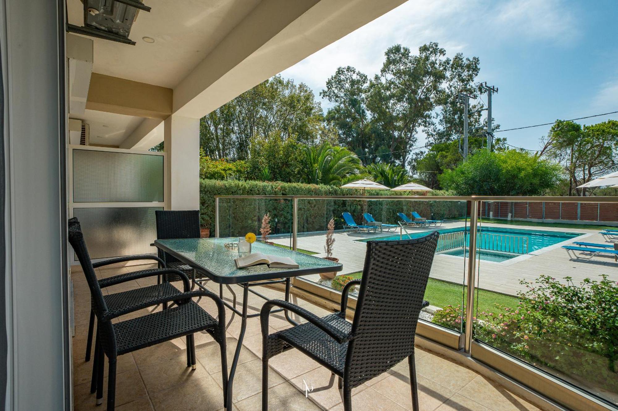 Nancy's Budget With Pool & Jacuzzi By 