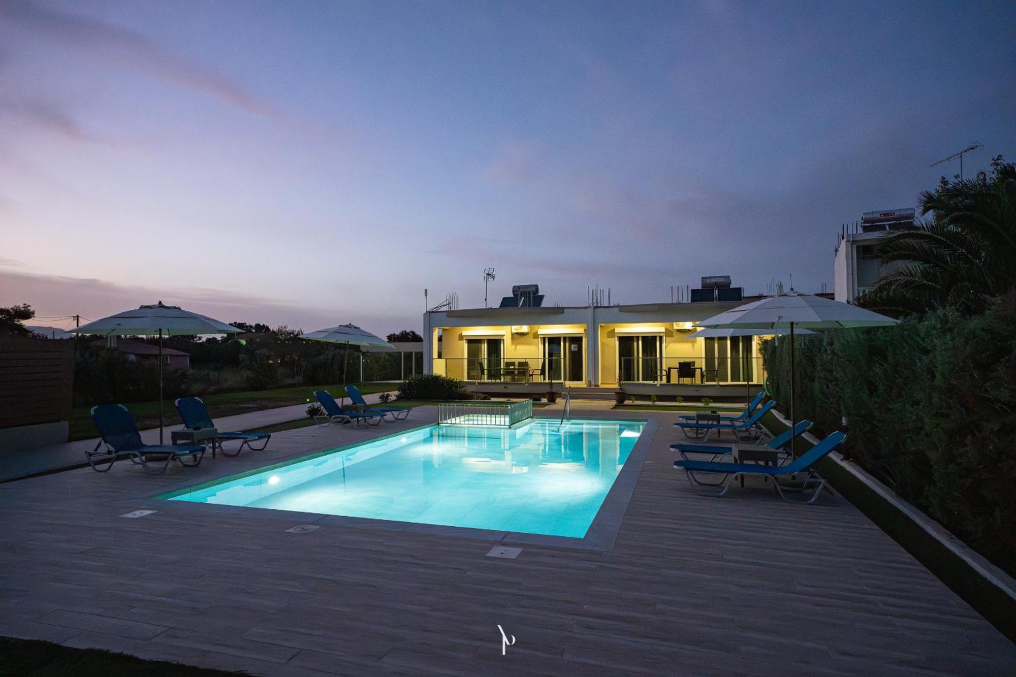 Nancy's Budget With Pool & Jacuzzi By 