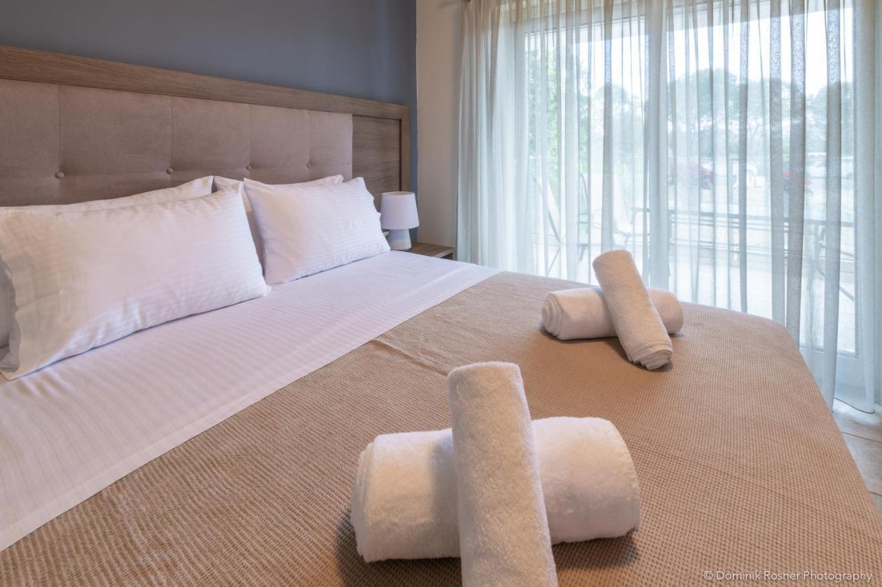 Nancy's Budget With Pool & Jacuzzi By 